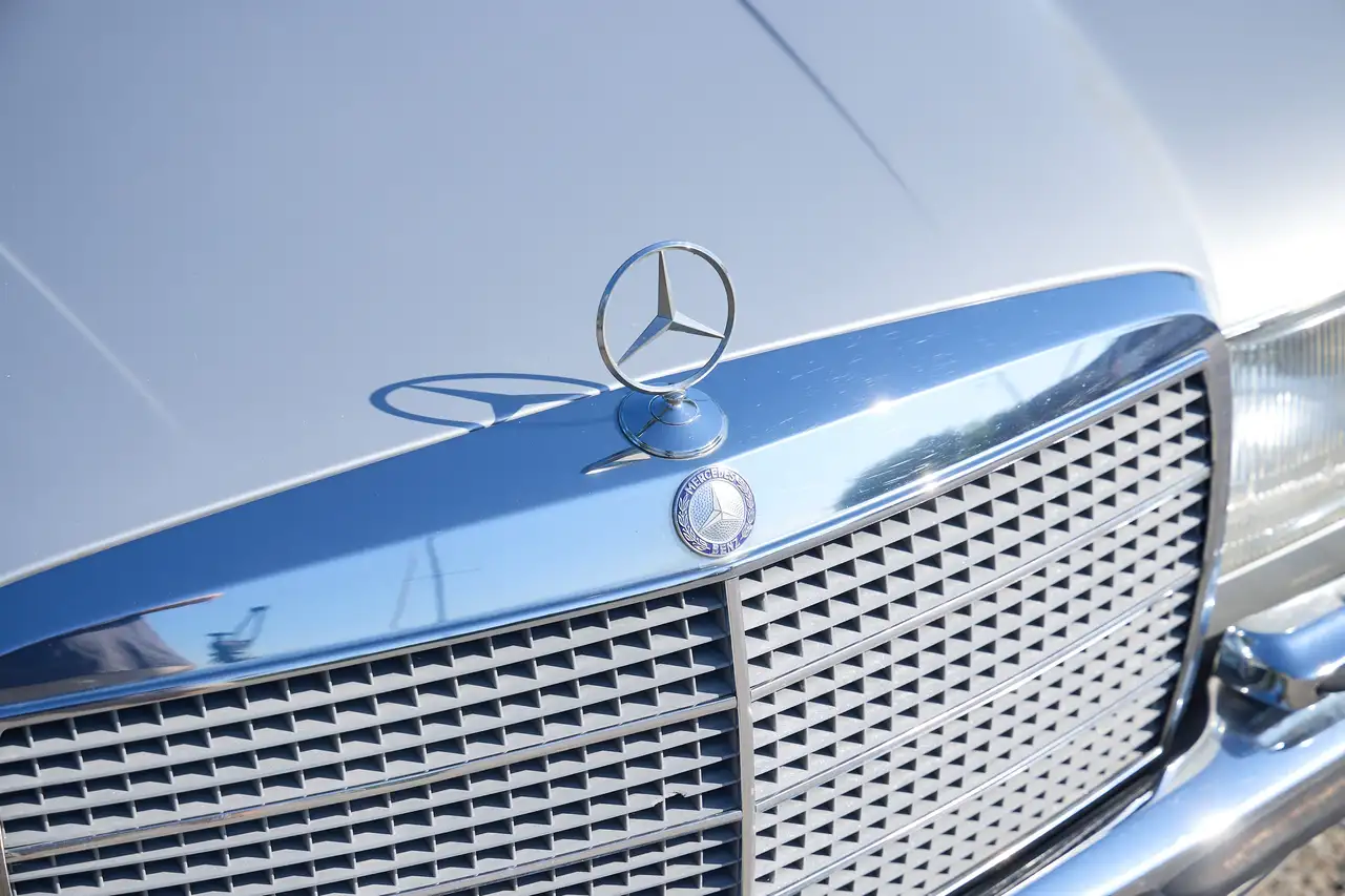 Mercedes-Benz 280 SE, foto 11