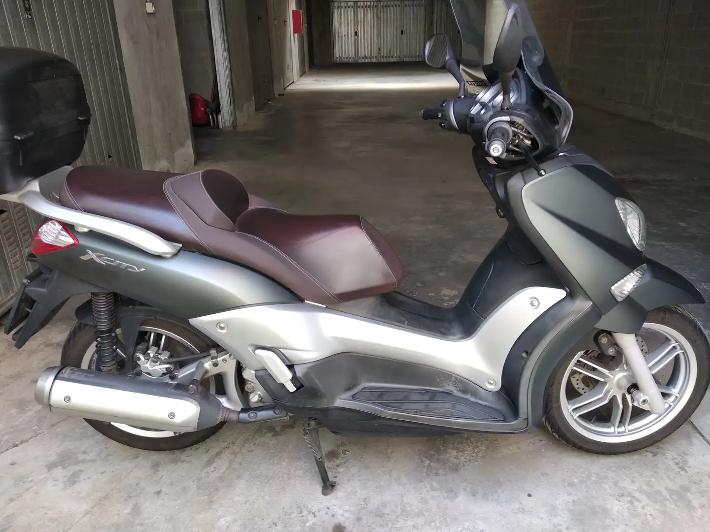 Yamaha X-City 250 Gris - 2