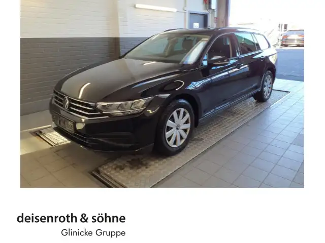 2023 Volkswagen Passat in Black for sale