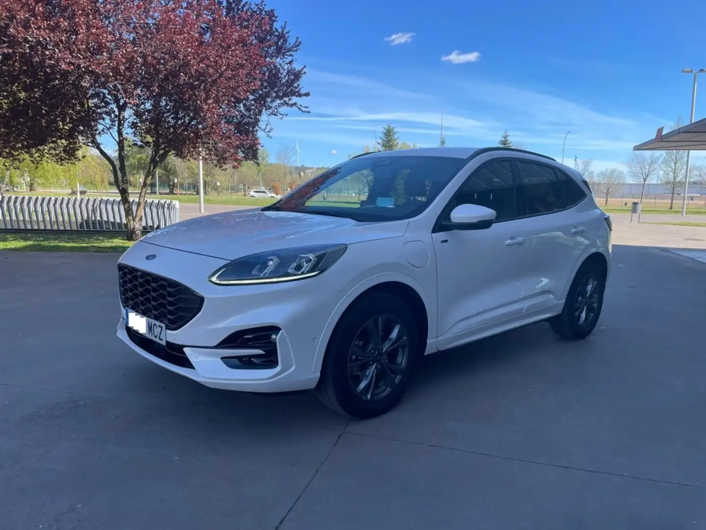 Ford Kuga 2.5 Duratec PHEV ST-Line X Graphite Tech 4x2 Blanc - 1