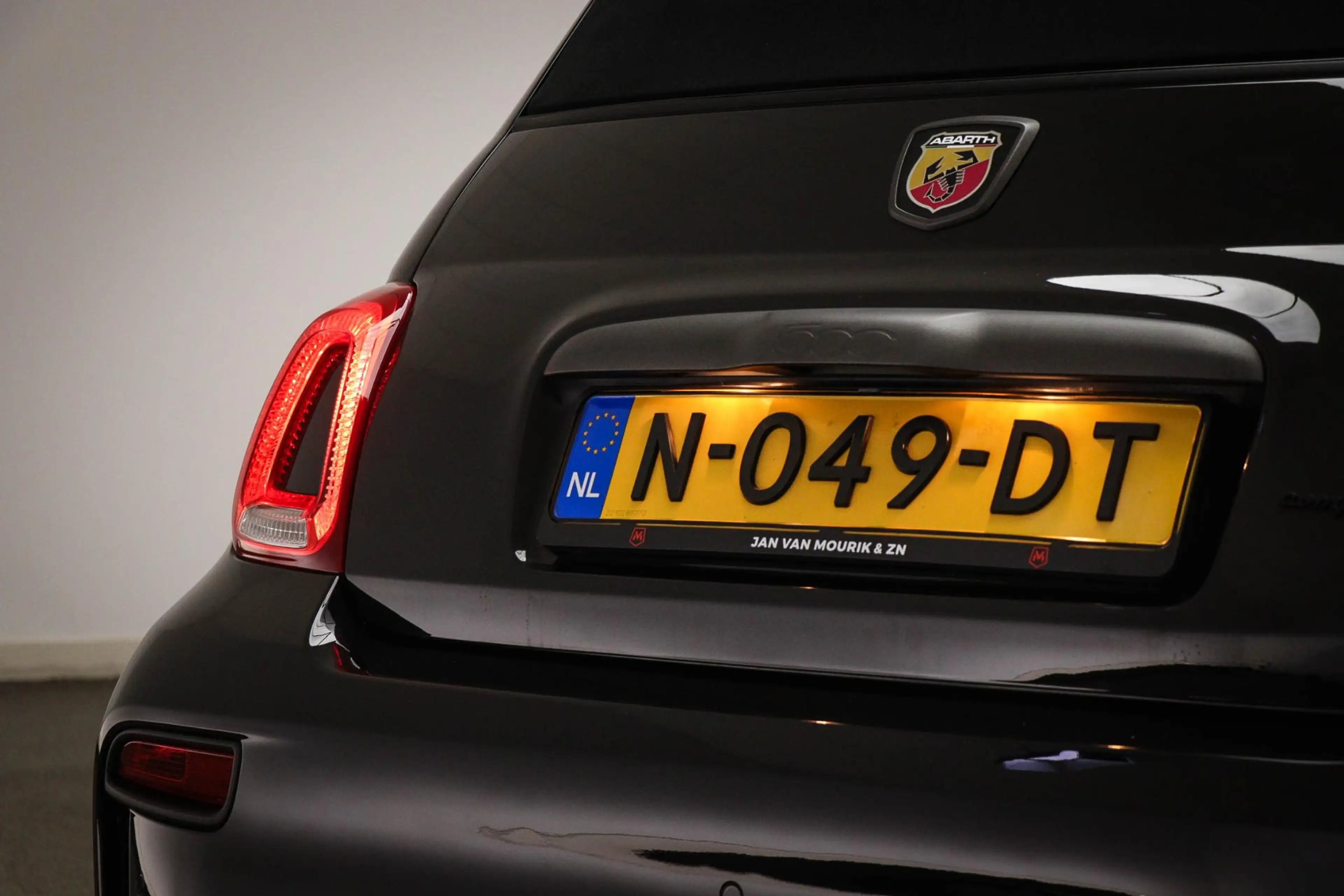 Fiat 500C Abarth 1.4 T-Jet Competizione | BEATS | CLIMA | LEDER — photo 26