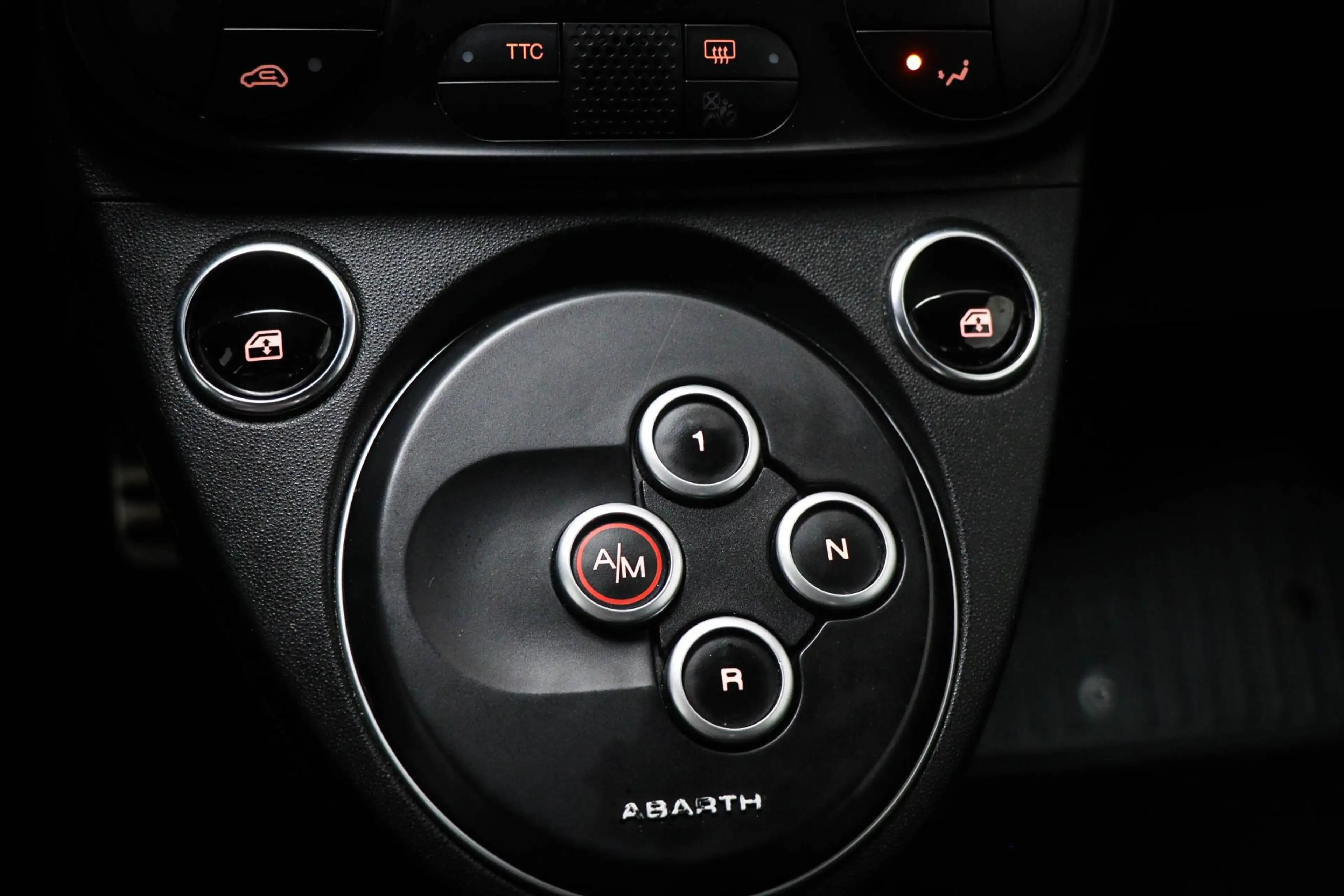 Fiat 500C Abarth 1.4 T-Jet Competizione | BEATS | CLIMA | LEDER — photo 39