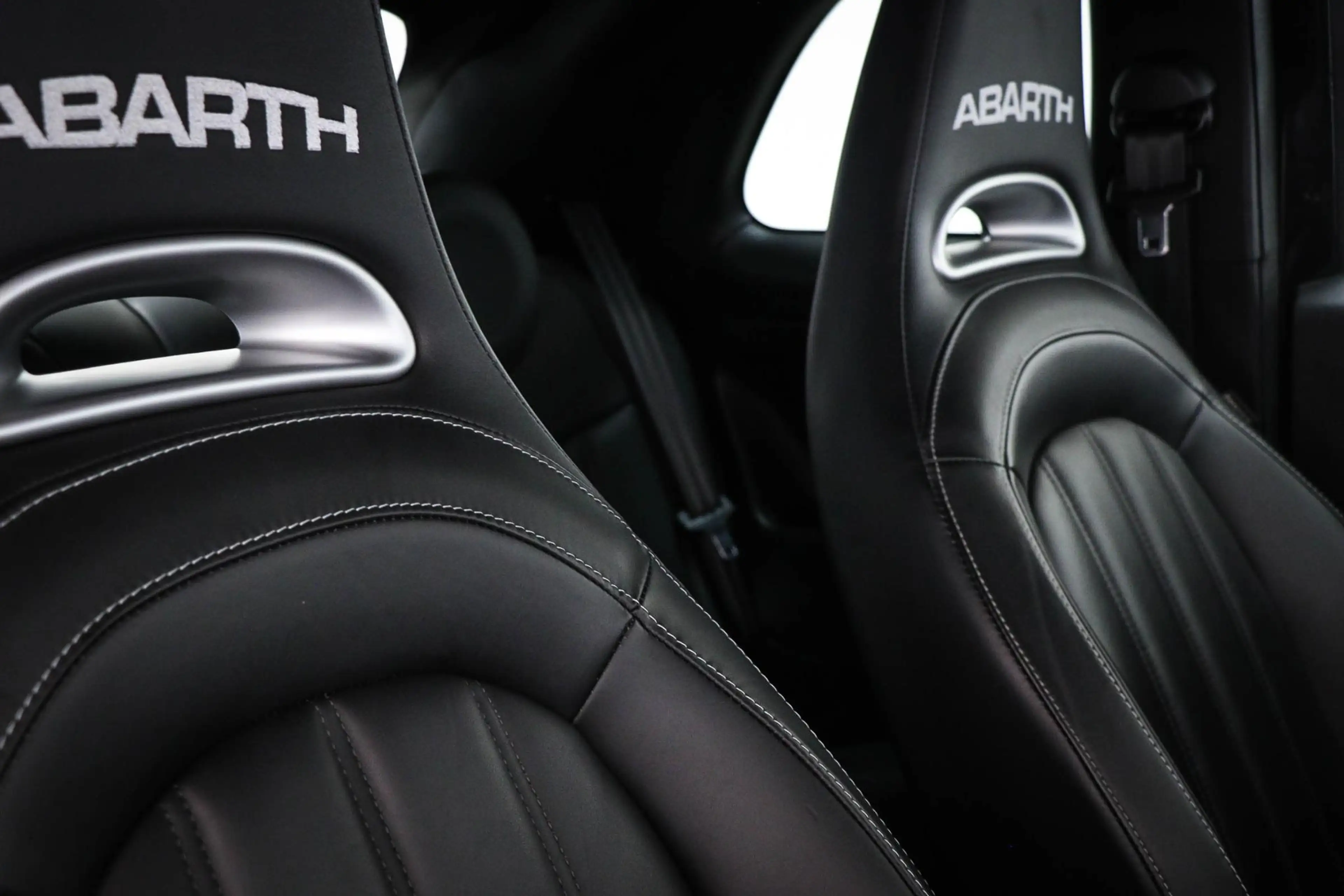 Fiat 500C Abarth 1.4 T-Jet Competizione | BEATS | CLIMA | LEDER — photo 12