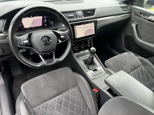 Skoda Superb view 10