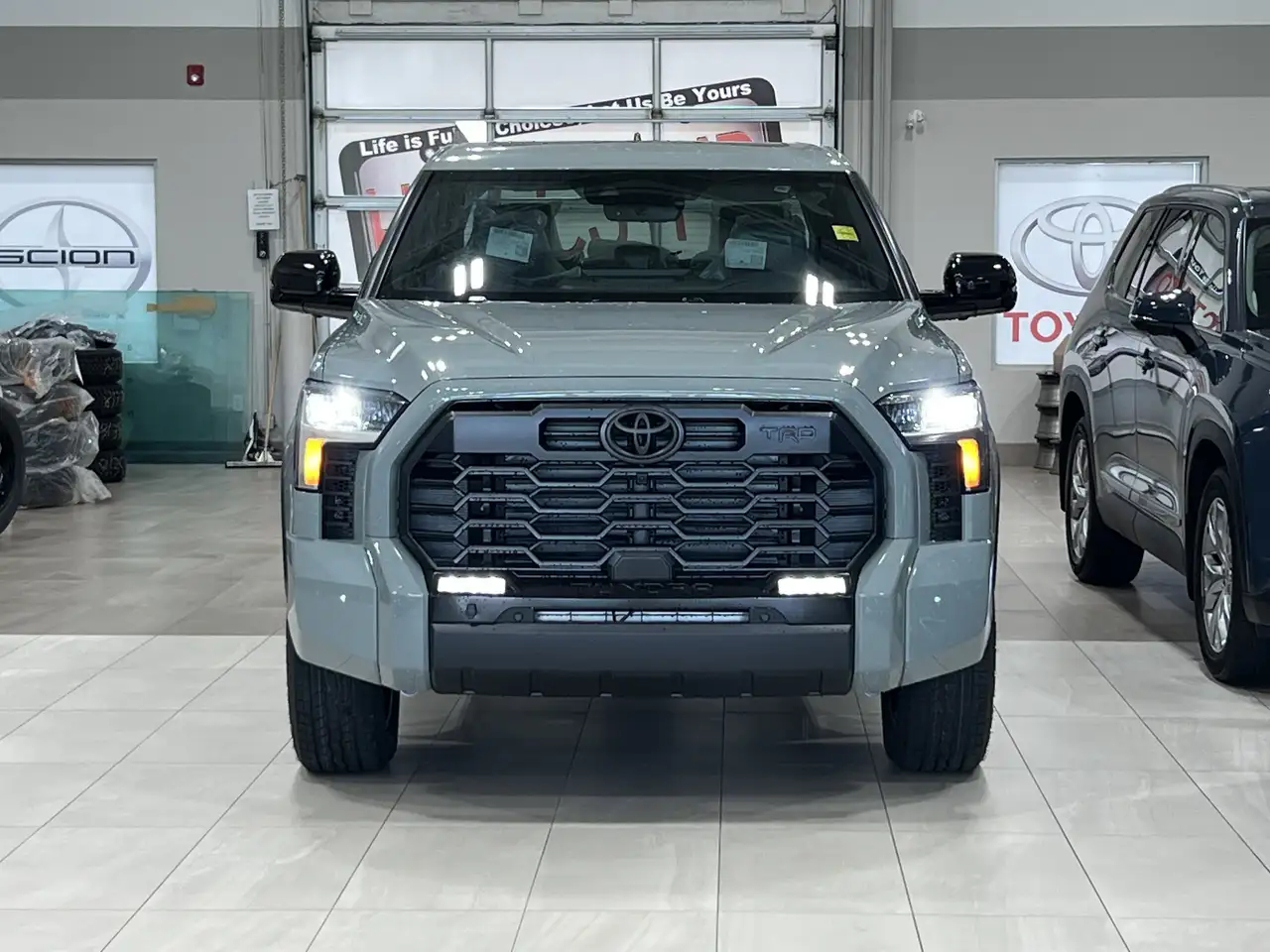 Toyota Tundra снимка Toyota Tundra