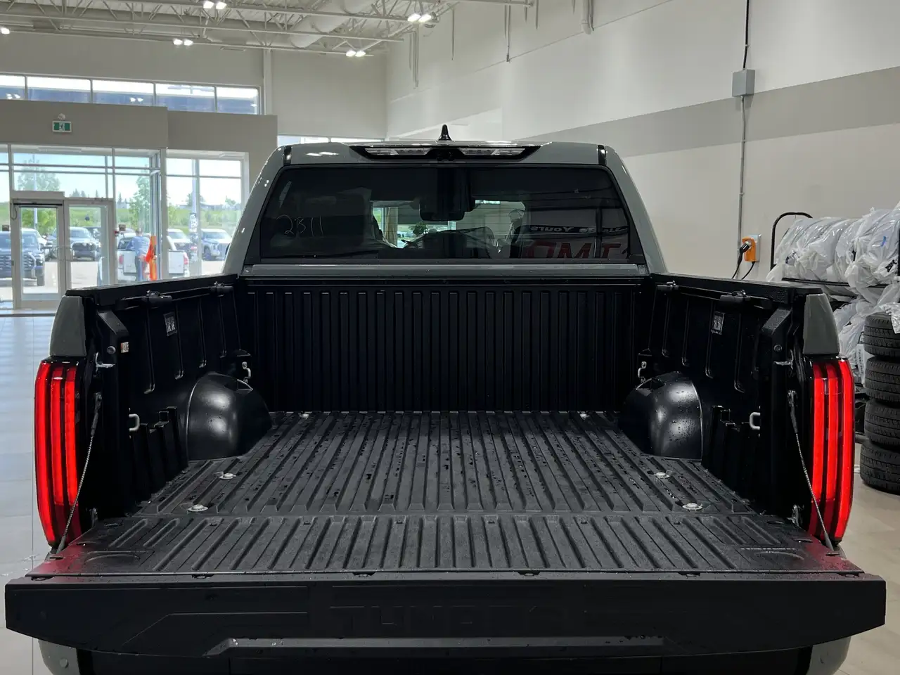 Toyota Tundra снимка Toyota Tundra