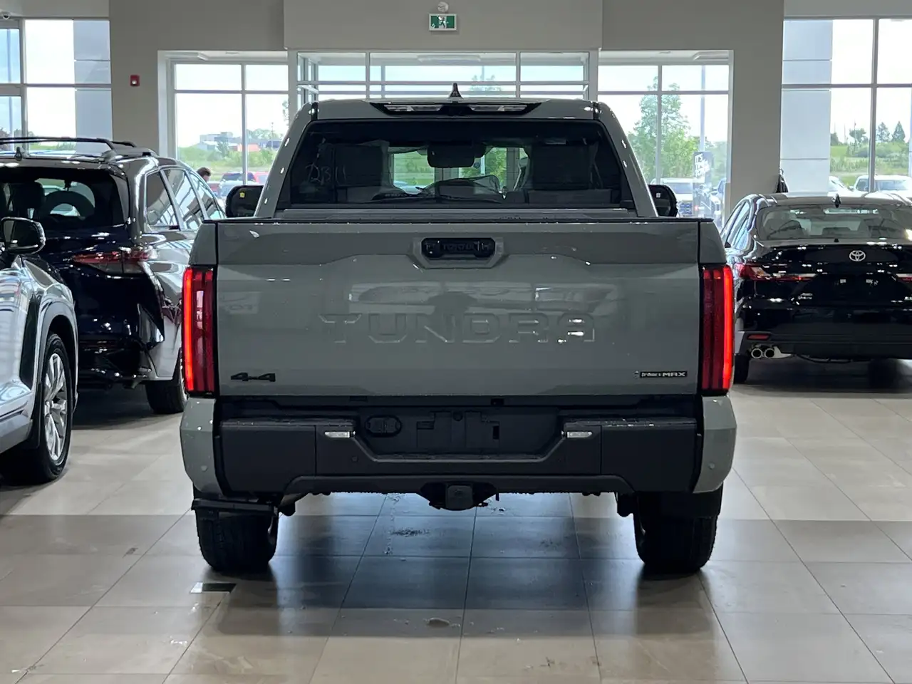 Toyota Tundra снимка Toyota Tundra