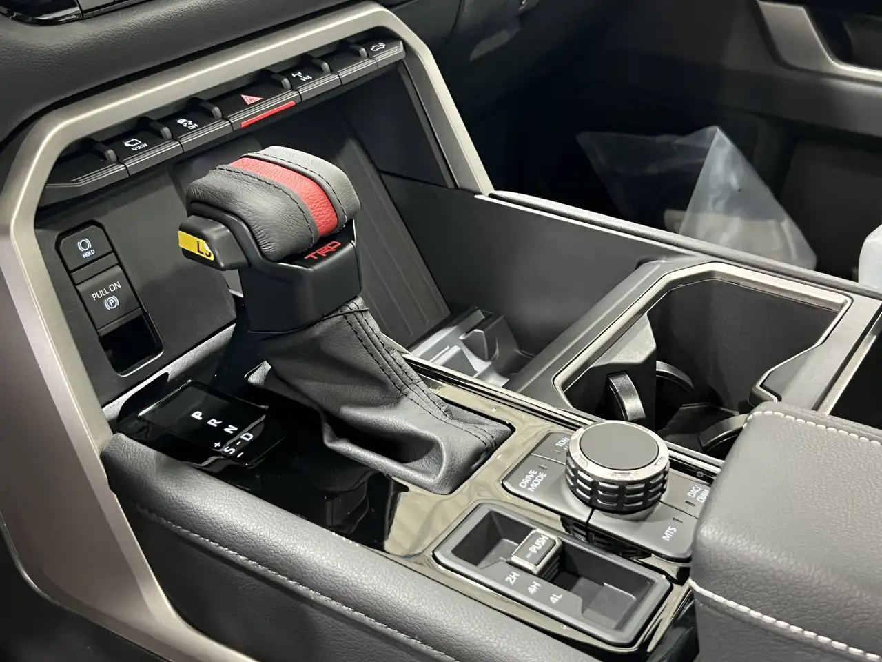 Toyota Tundra снимка Toyota Tundra