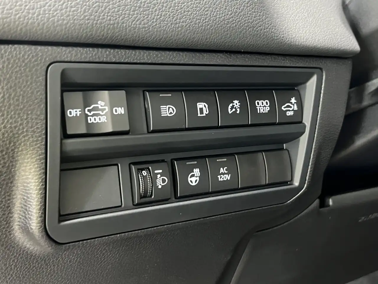 Toyota Tundra снимка Toyota Tundra