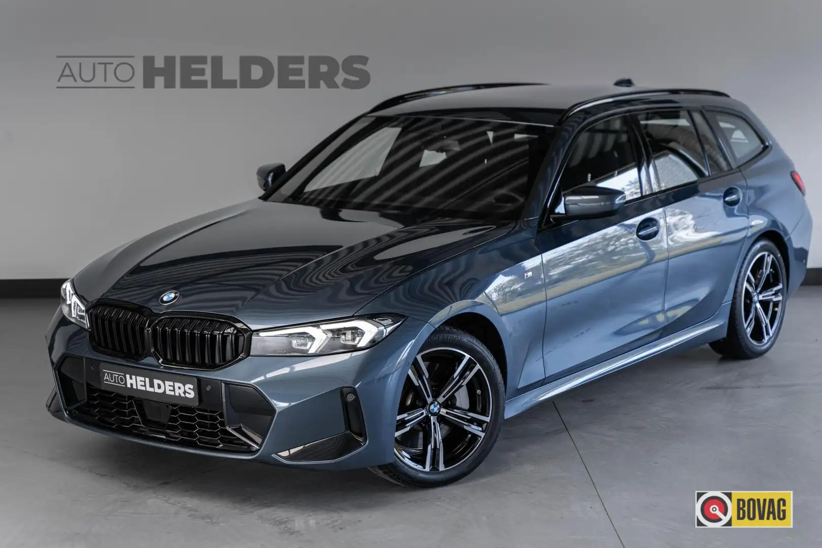 BMW 330 3-serie 330i xDrive Lane ACC Black 18' M Stuur Blauw - 1