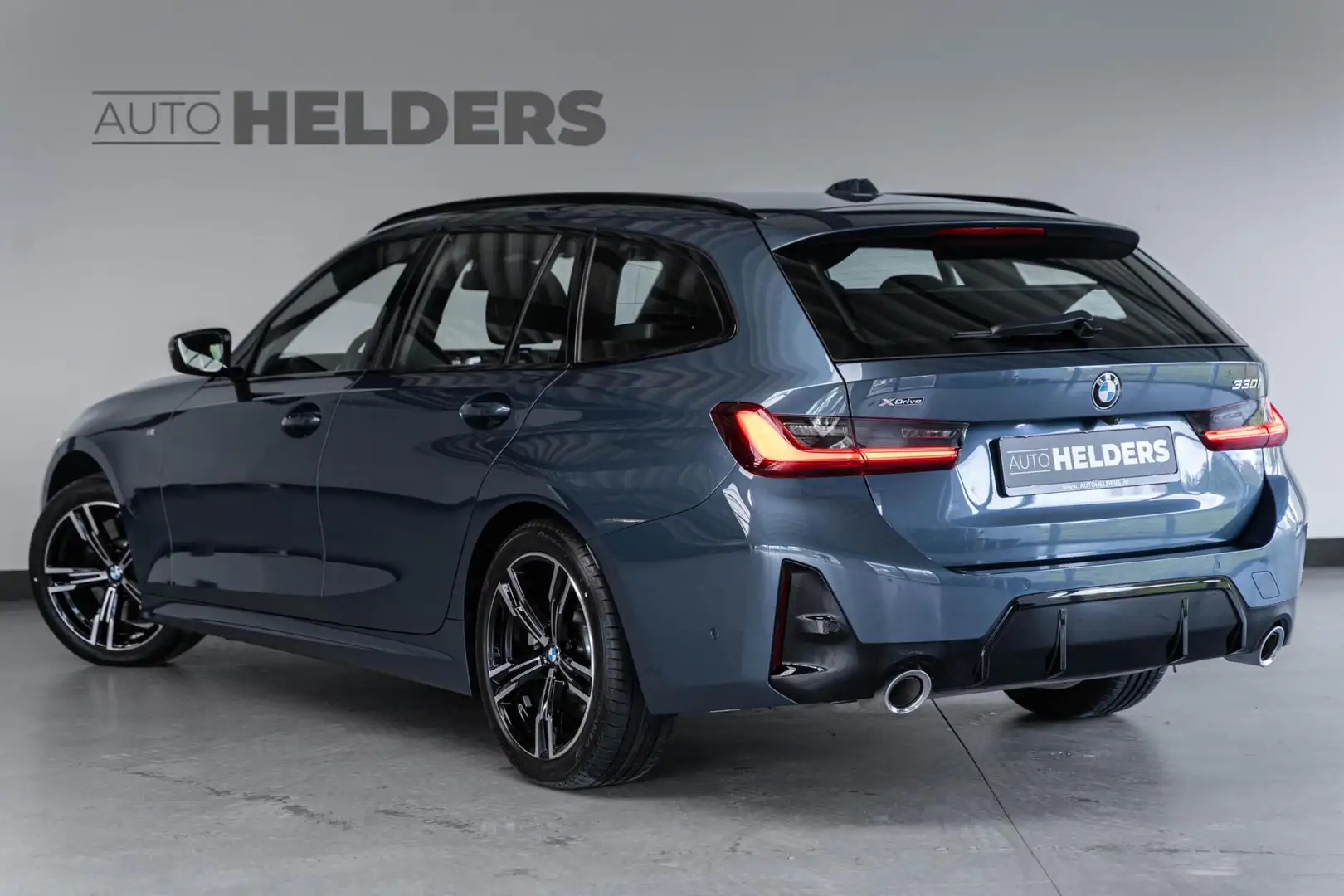 BMW 330 3-serie 330i xDrive Lane ACC Black 18' M Stuur Blauw - 2