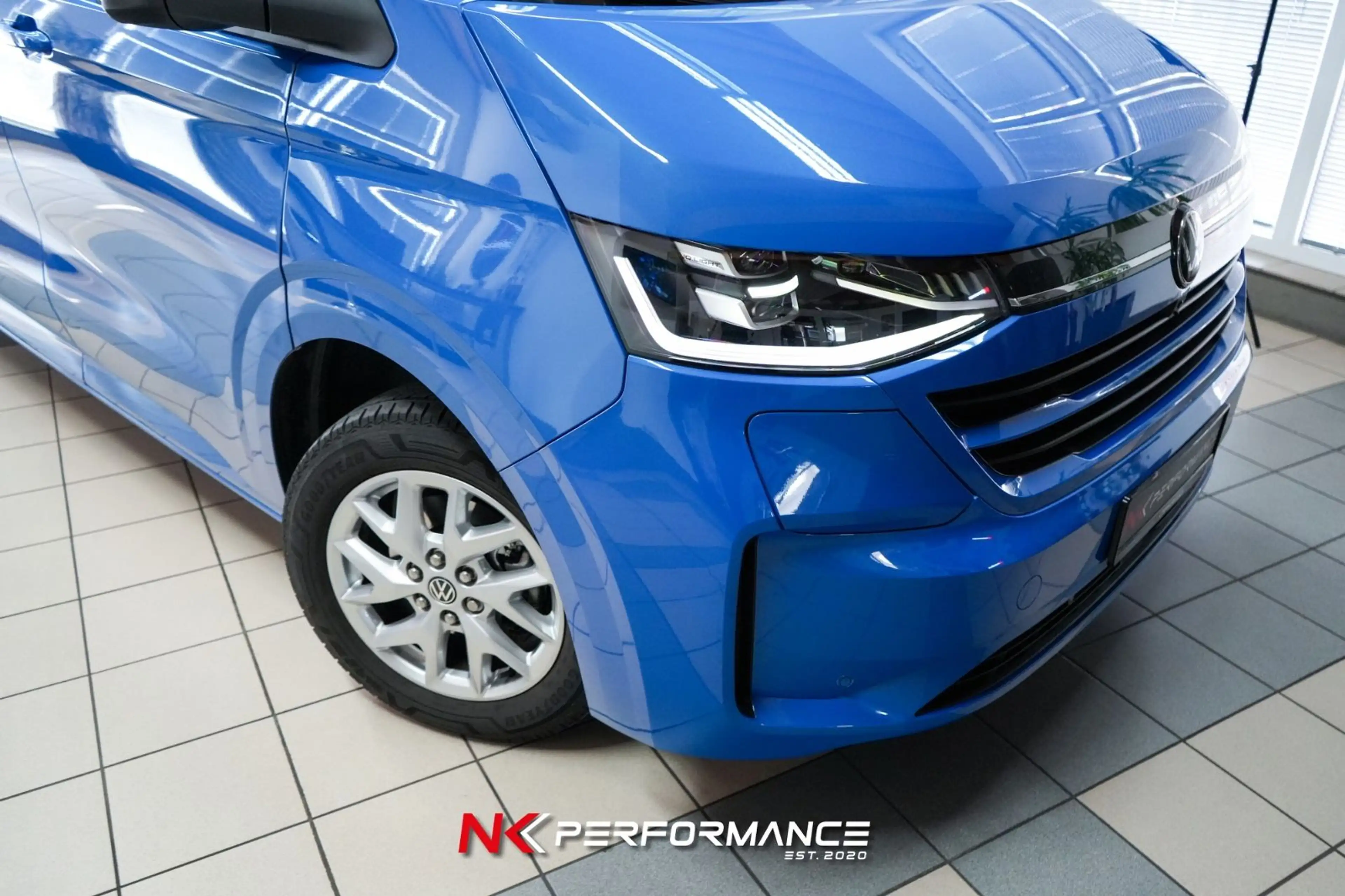 Volkswagen T7 Caravelle T7 e-Caravelle 210 kW LR Style/8-SITZ /AHK /360° — photo 6