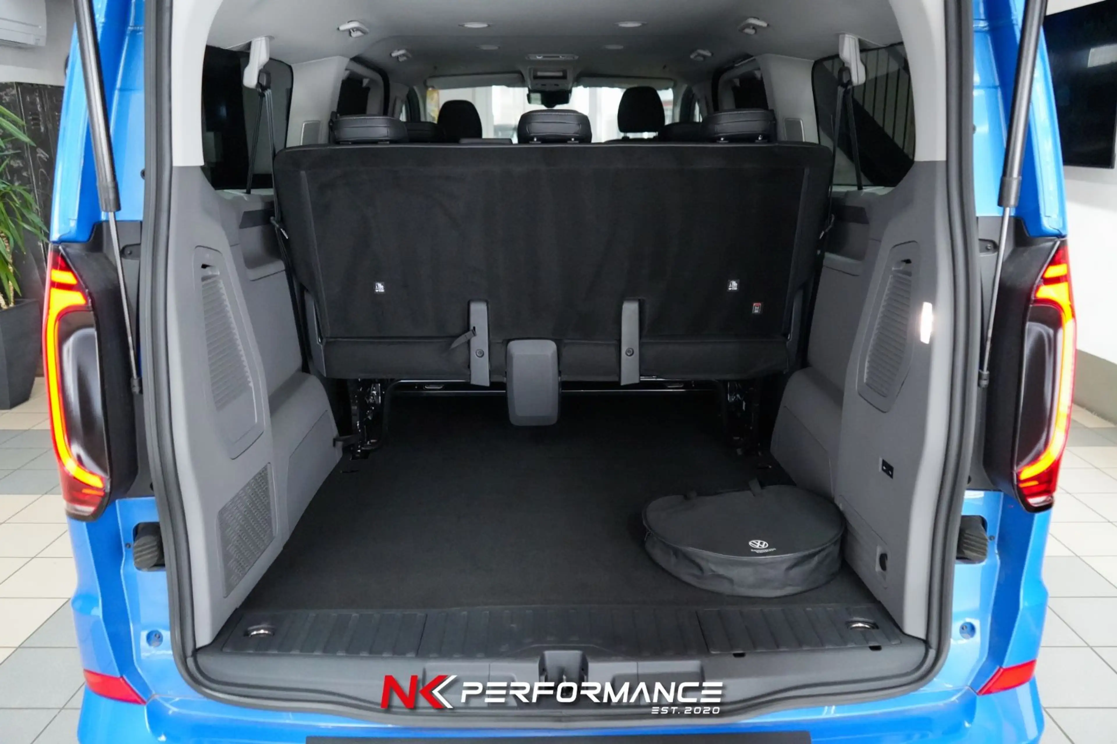 Volkswagen T7 Caravelle T7 e-Caravelle 210 kW LR Style/8-SITZ /AHK /360° — photo 11