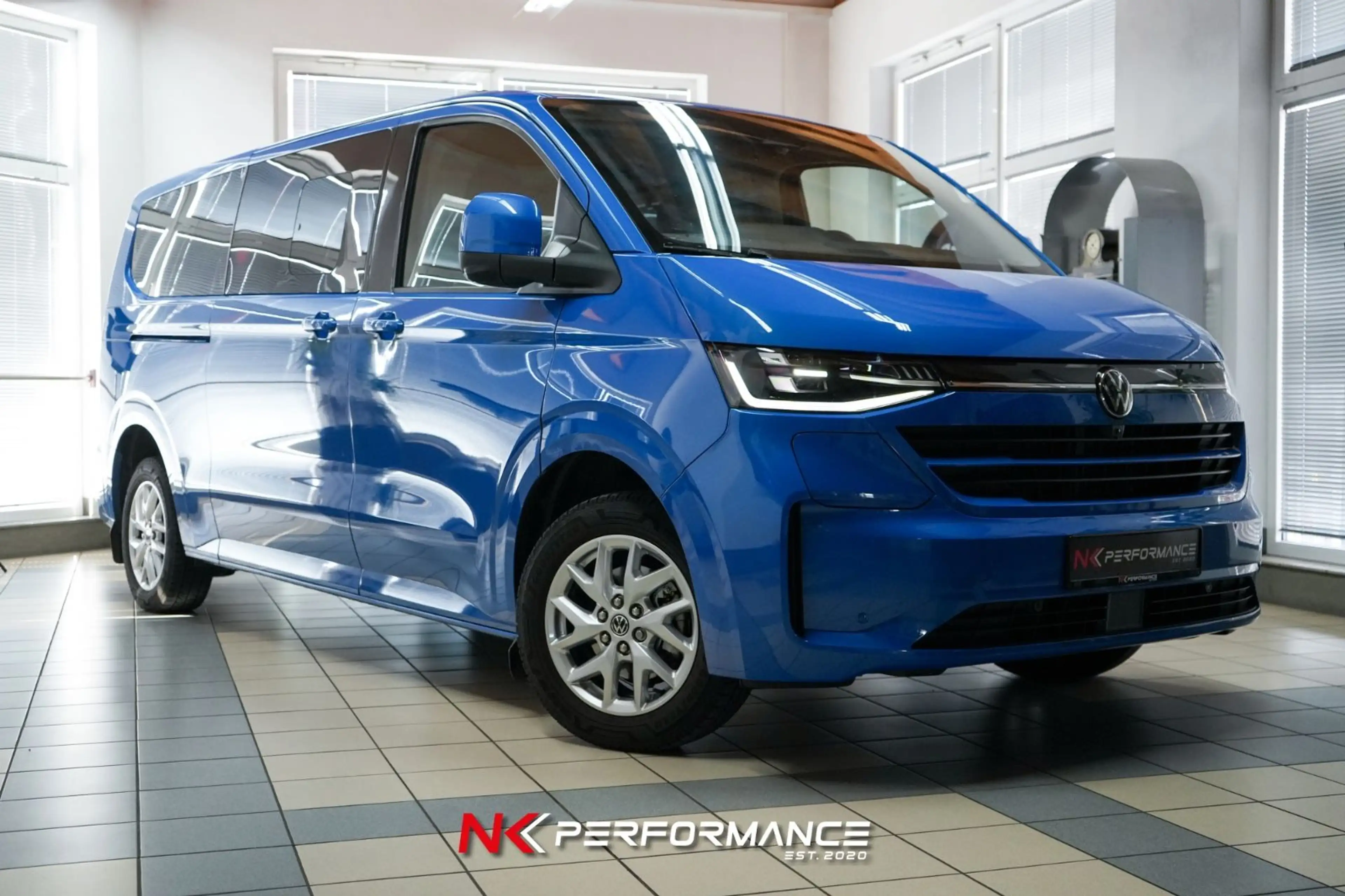 Volkswagen T7 Caravelle T7 e-Caravelle 210 kW LR Style/8-SITZ /AHK /360° — photo 4