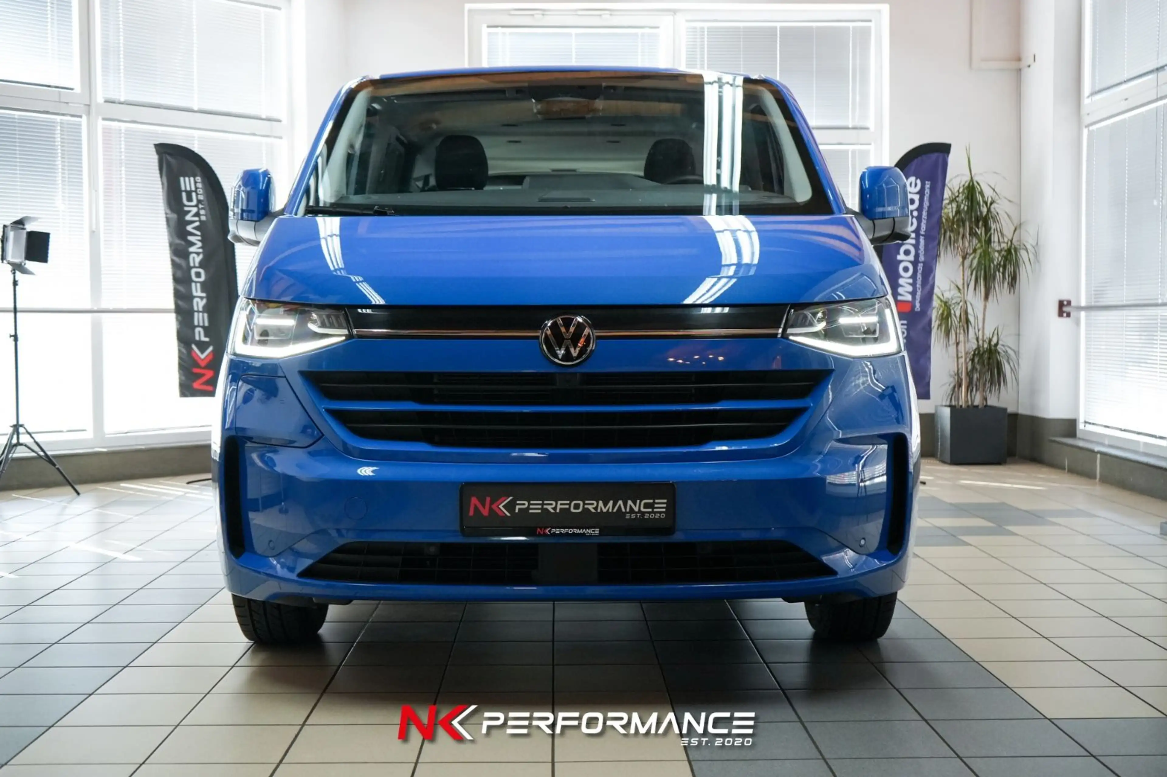 Volkswagen T7 Caravelle T7 e-Caravelle 210 kW LR Style/8-SITZ /AHK /360° — photo 3