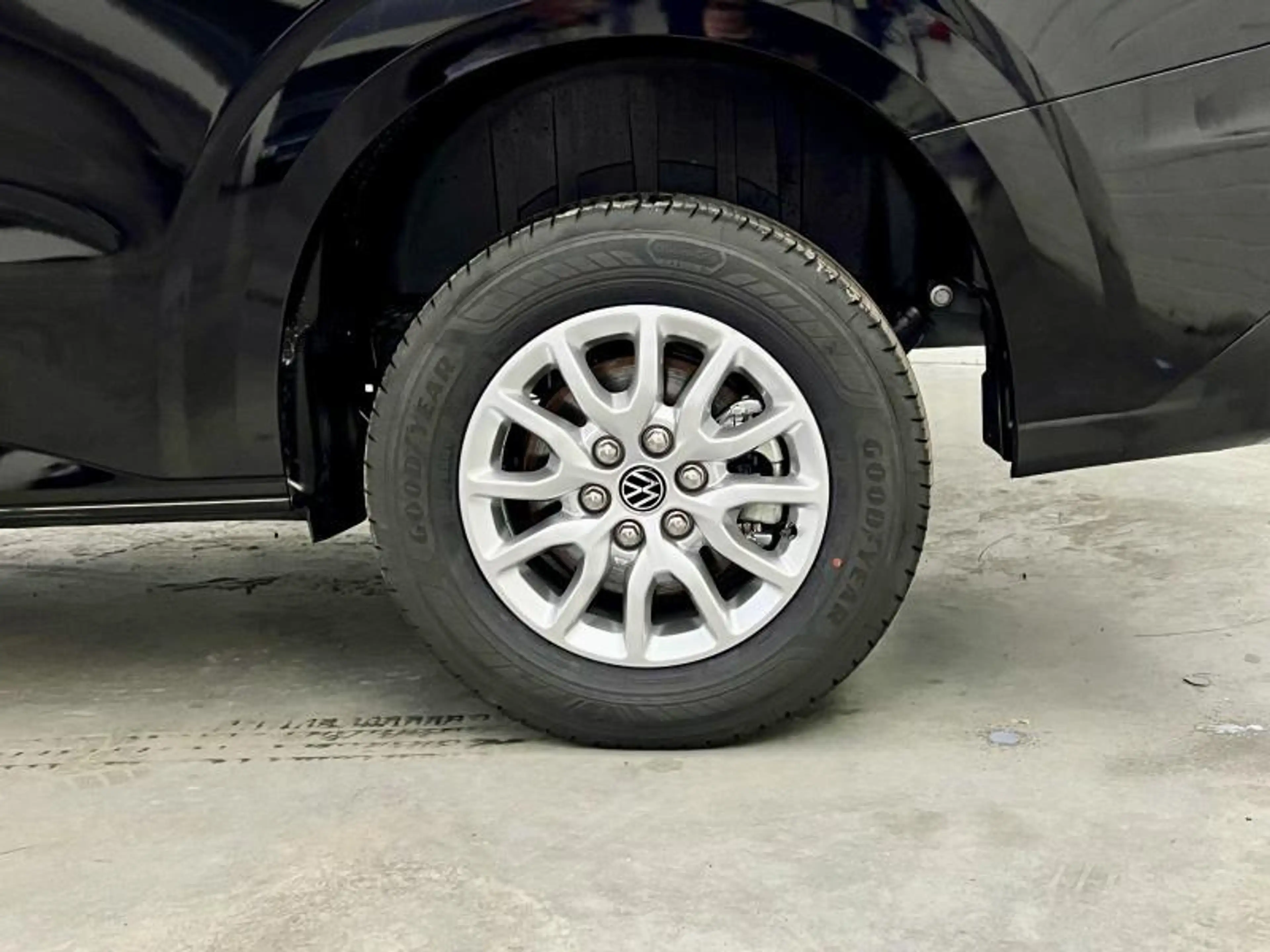 Volkswagen T7 Kombi DUBBEL CABINE lang 4 moiton — photo 3