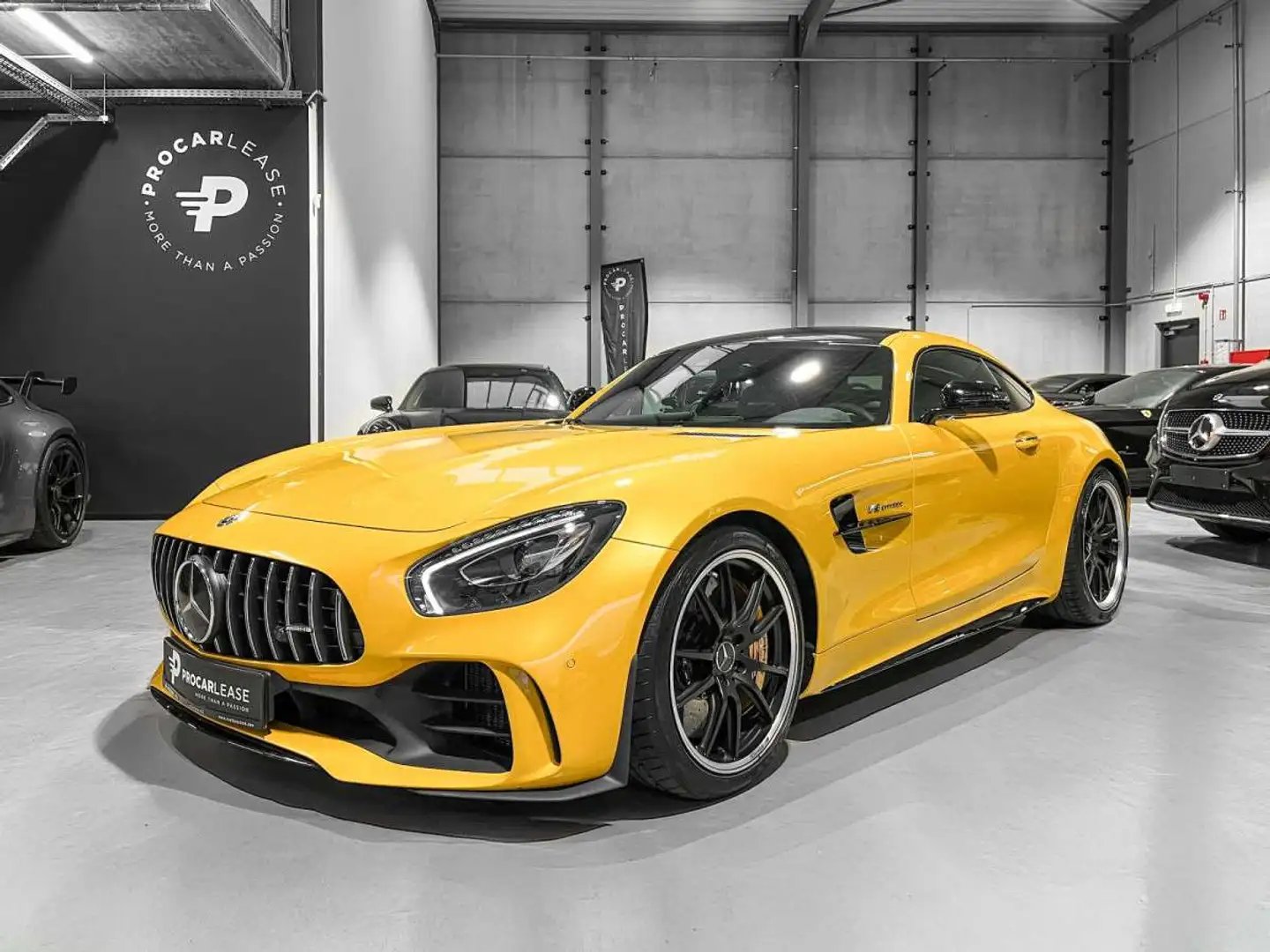 Mercedes-Benz AMG GT R TRACK PACK / RECARO/ SOLARBREAM YELLOW Jaune - 1