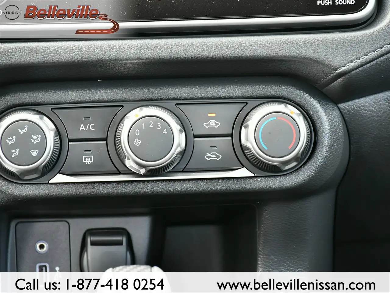 Nissan Versa fotografie Nissan Versa
