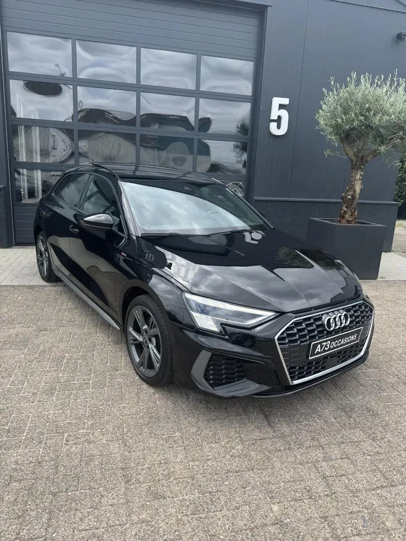 Audi A3 Sportback 45 TFSI e S edition Competition Zwart - 2