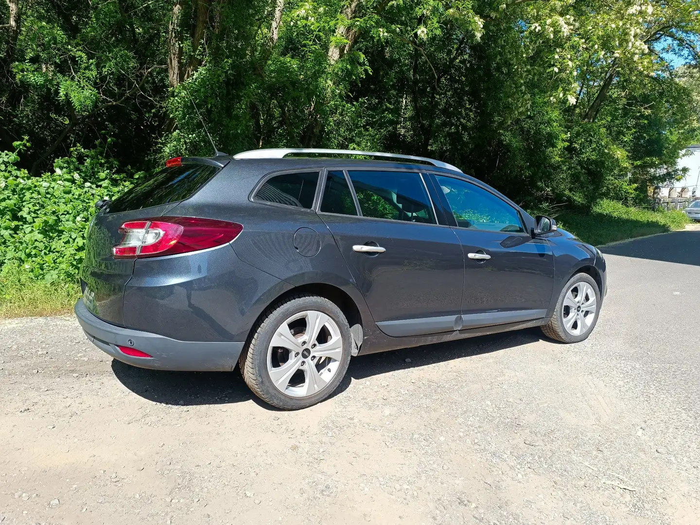 Renault Megane Renault Megane 3 Kombi, 2.0, AUTOMATIK *TÜV NEU!* Schwarz - 2