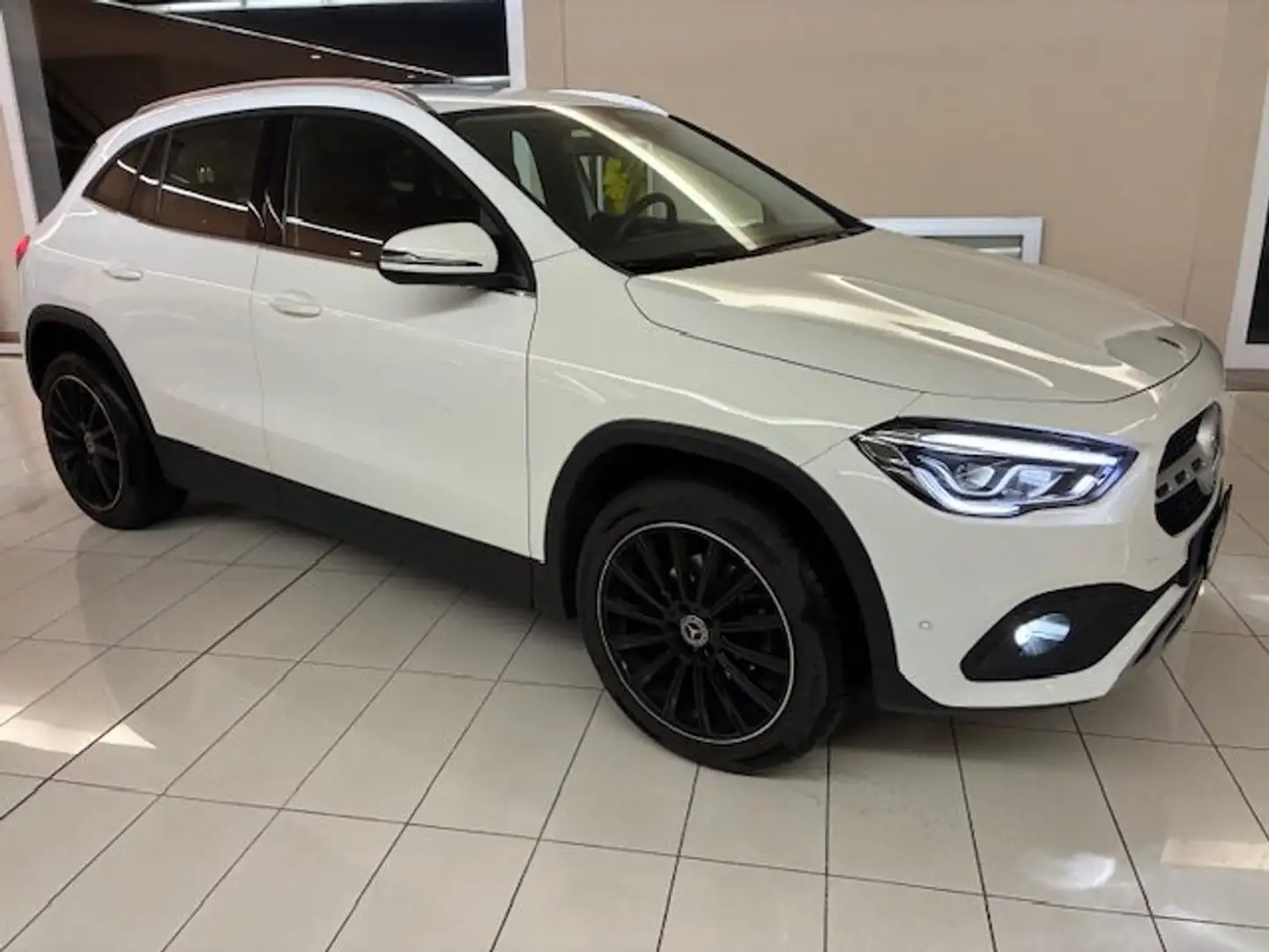 Mercedes-Benz GLA 180 GLA Business Extra auto - soli 48.00km! Bianco - 2