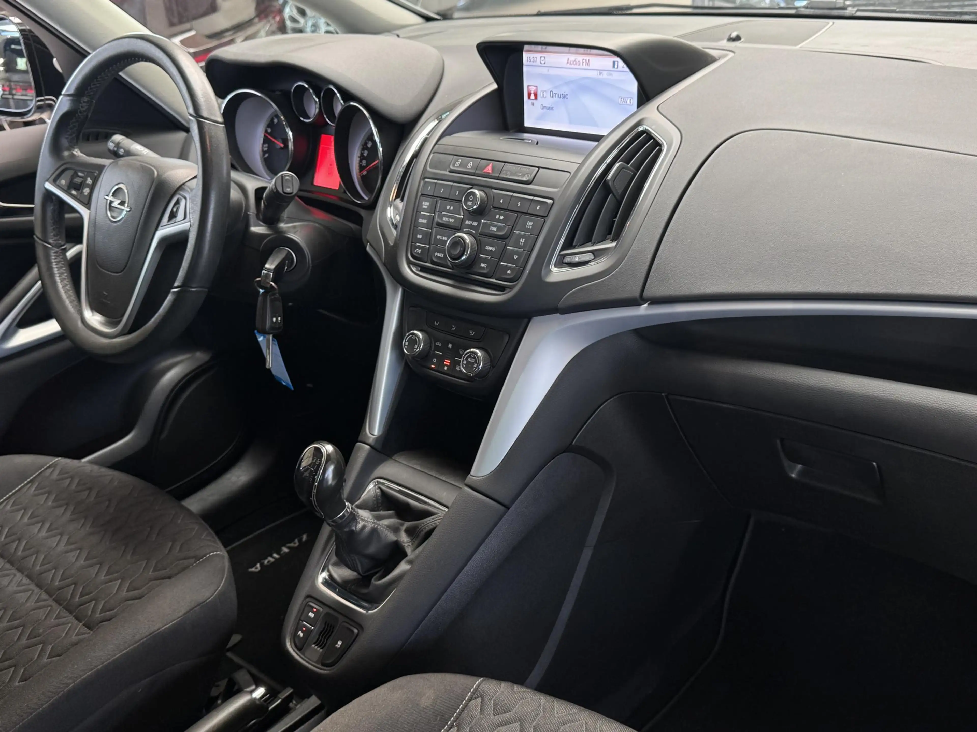 Opel Zafira Tourer 1.4 Design Edition 7p. | Clima | Cruise | Navi | P — photo 10