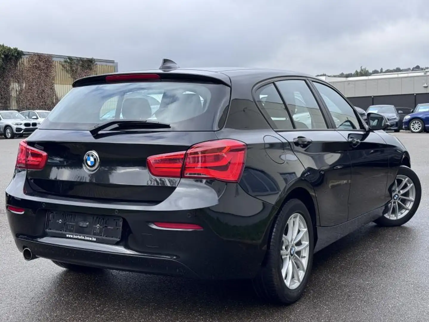 BMW 118 Hatch Boite Auto Navi *TVAC* Noir - 2