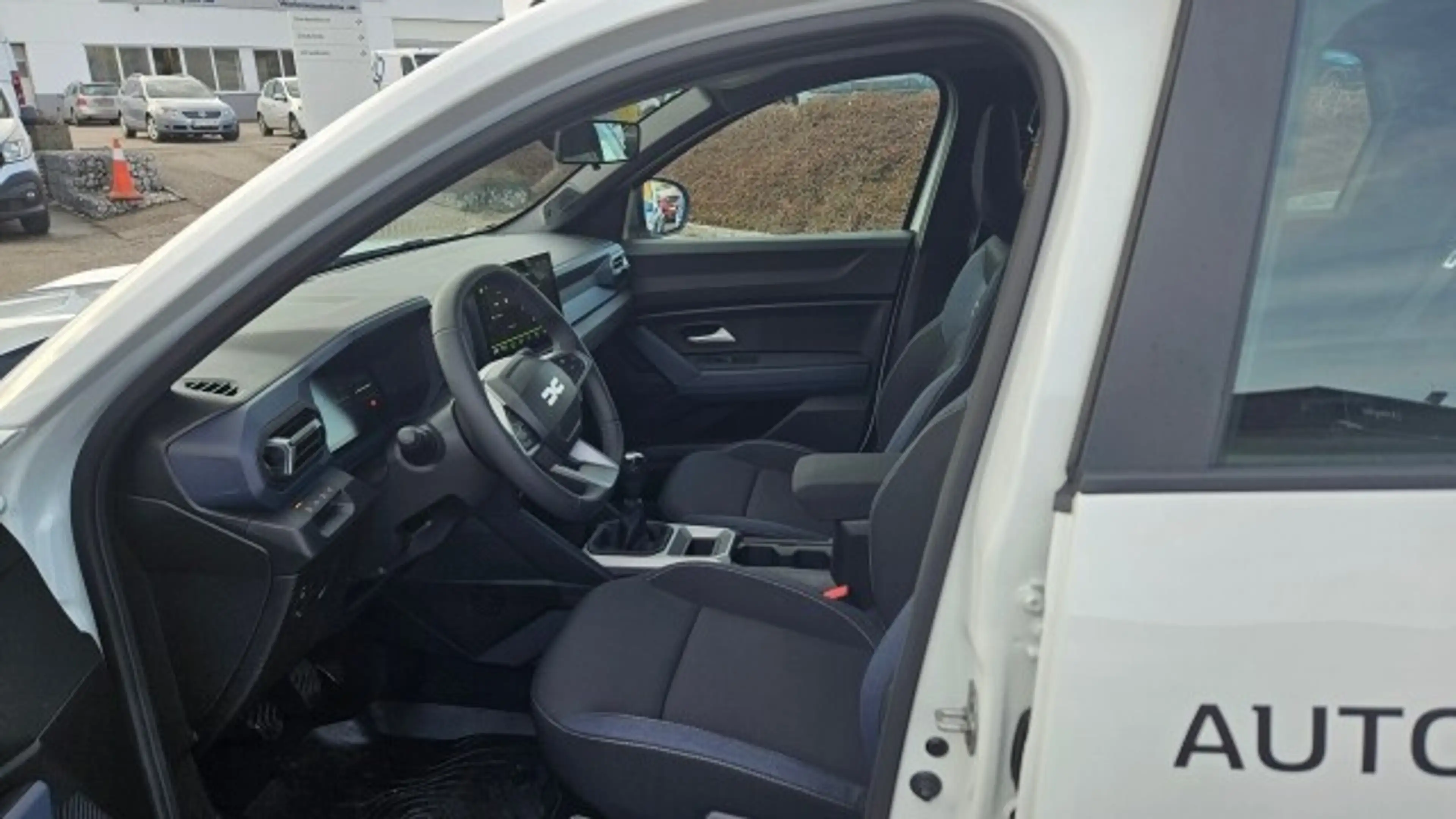 Dacia Bigster Expression TCe 140 — photo 9