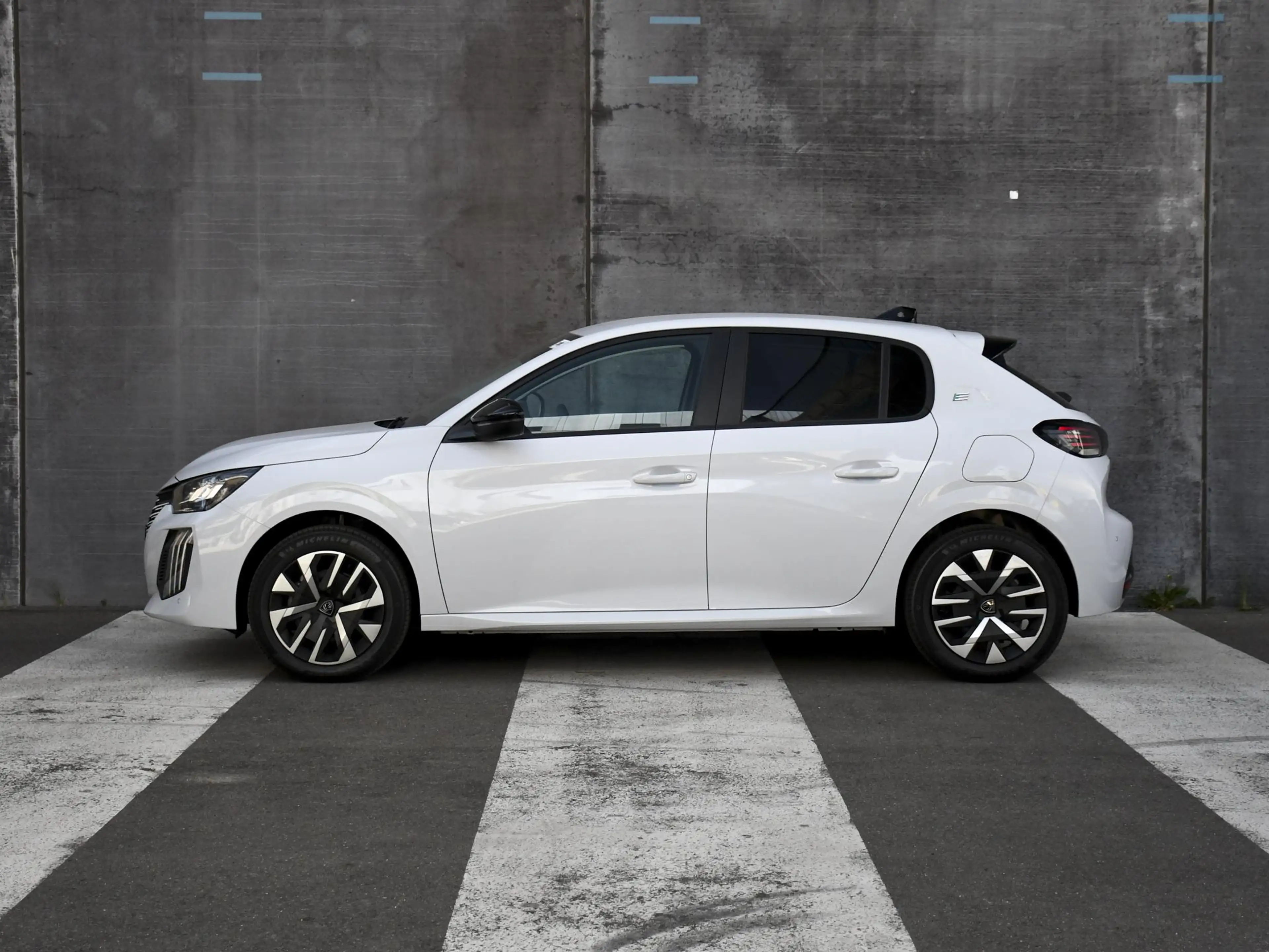 Peugeot e-208 EV Allure 51 kWh 156pk Automaat CRUISE.C | CAMERA — photo 3