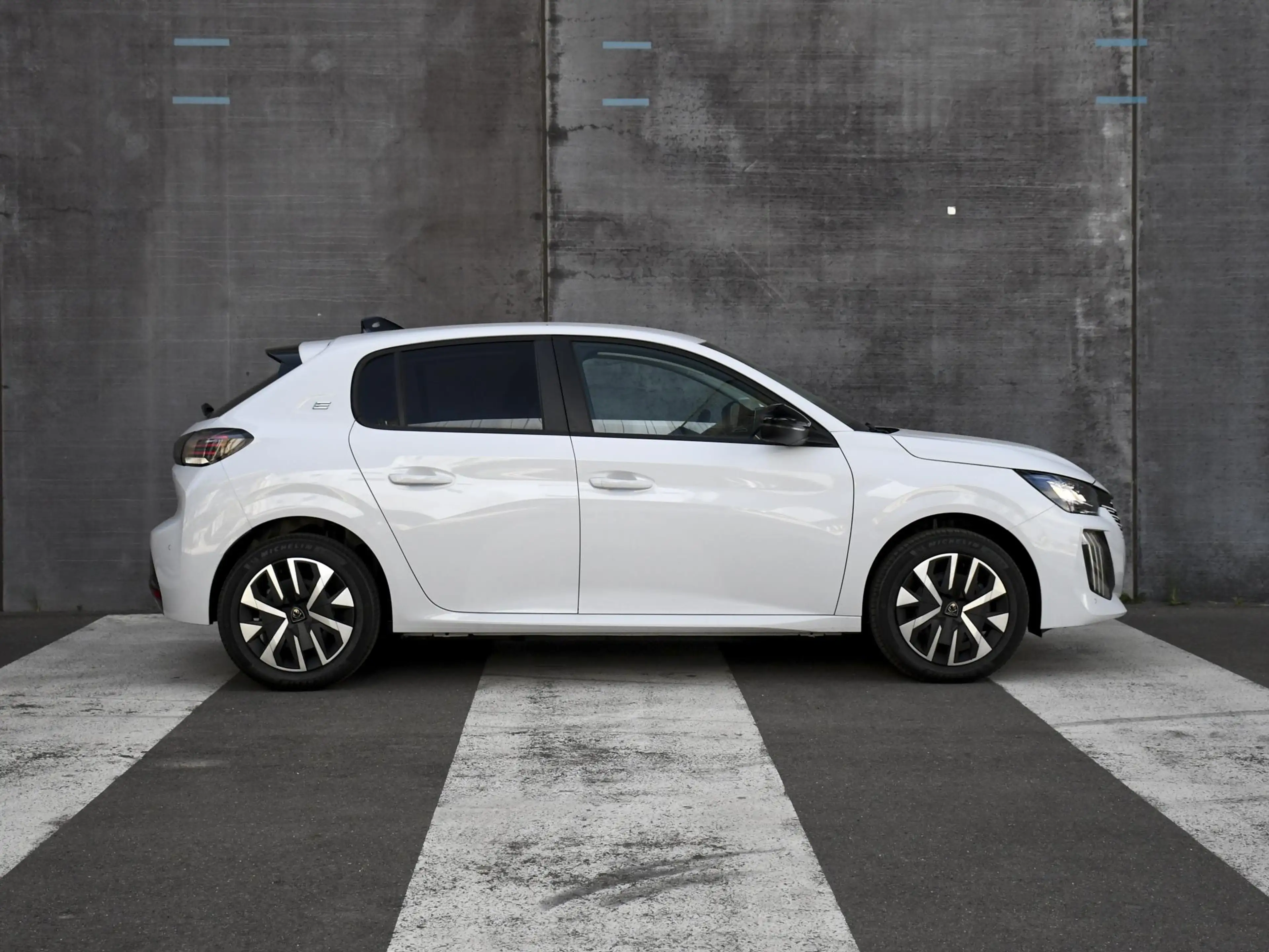 Peugeot e-208 EV Allure 51 kWh 156pk Automaat CRUISE.C | CAMERA — photo 4