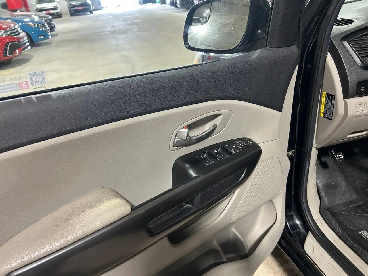 Kia Sedona снимка Kia Sedona