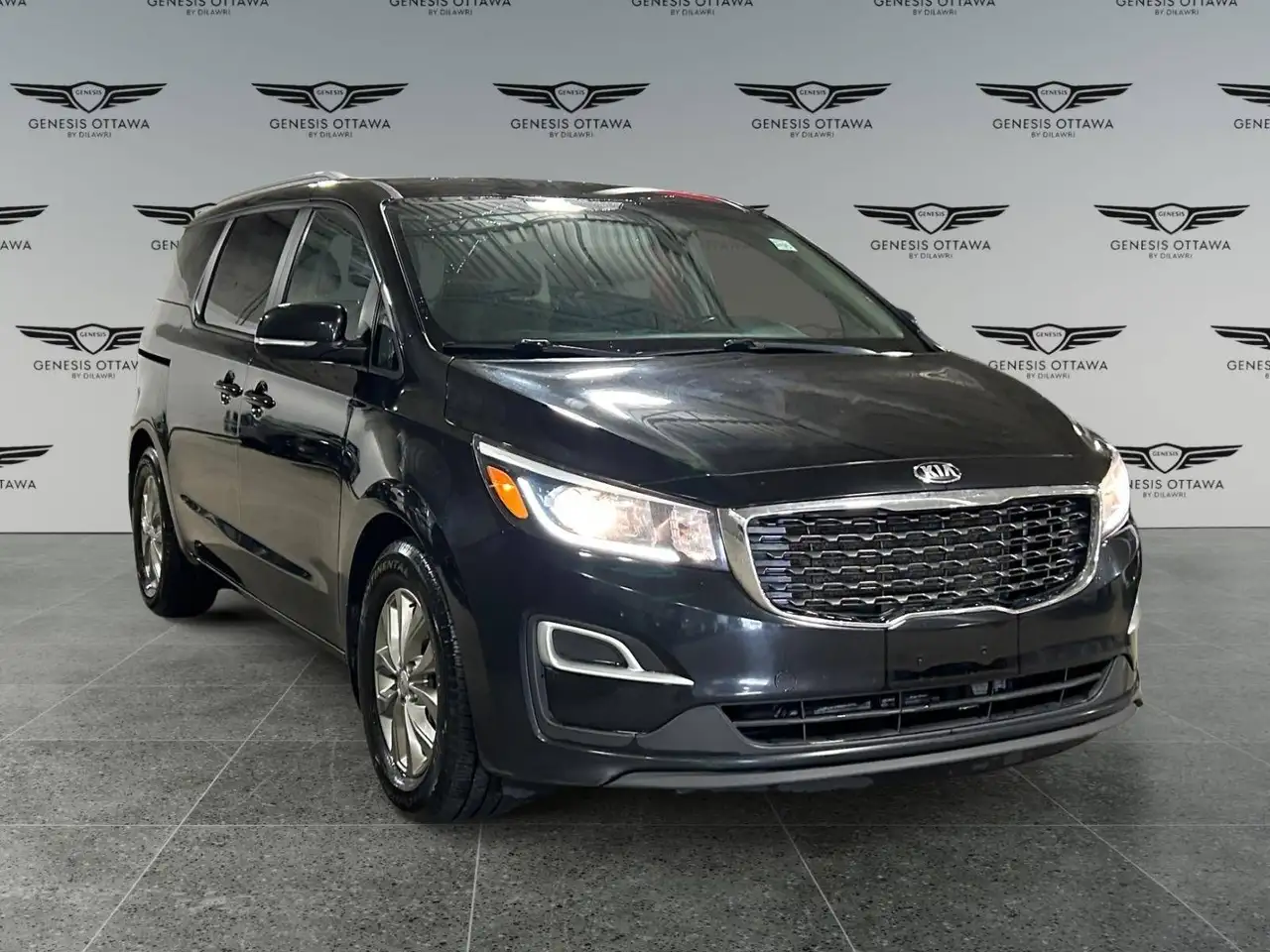 Kia Sedona снимка Kia Sedona