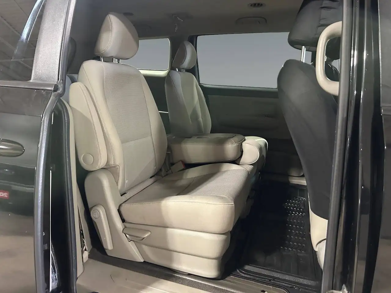 Kia Sedona снимка Kia Sedona
