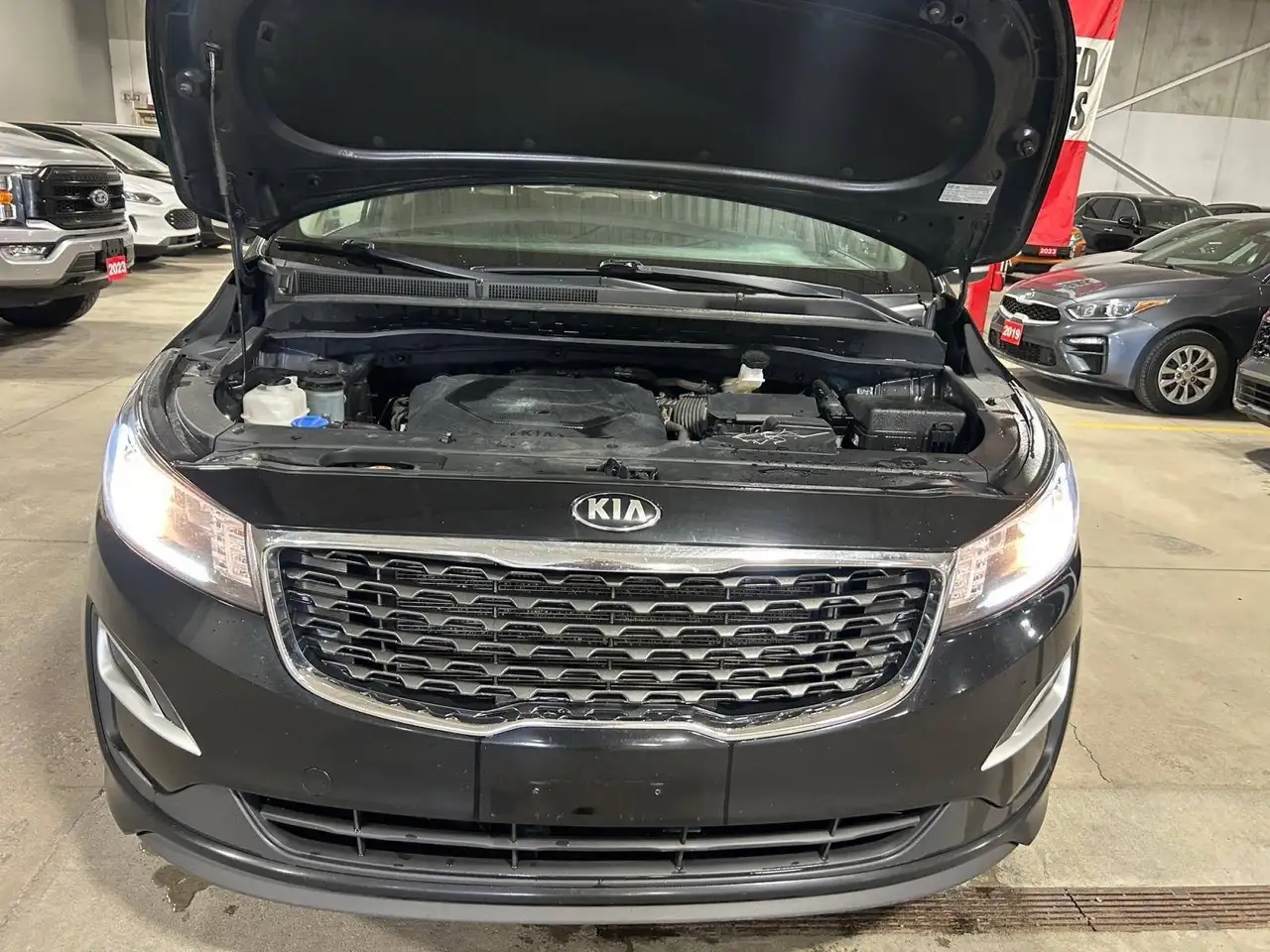 Kia Sedona снимка Kia Sedona