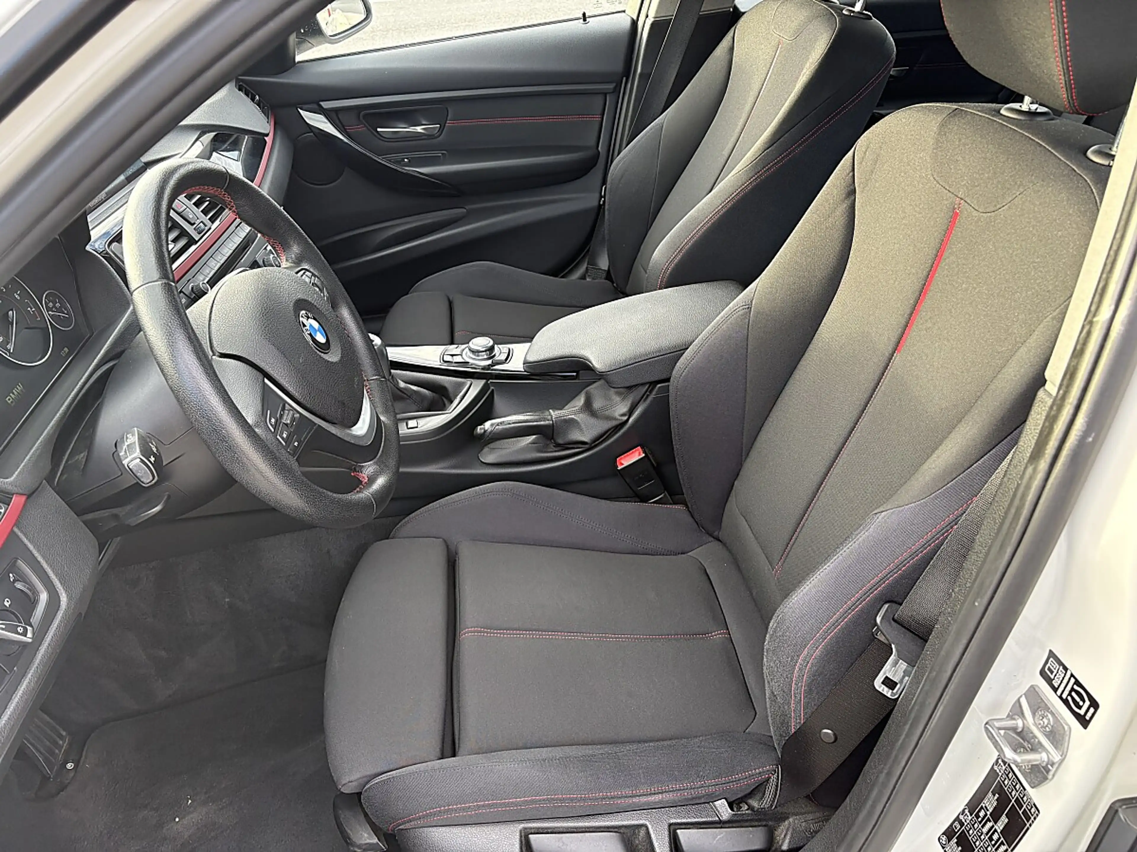 BMW 316 i Touring — photo 6