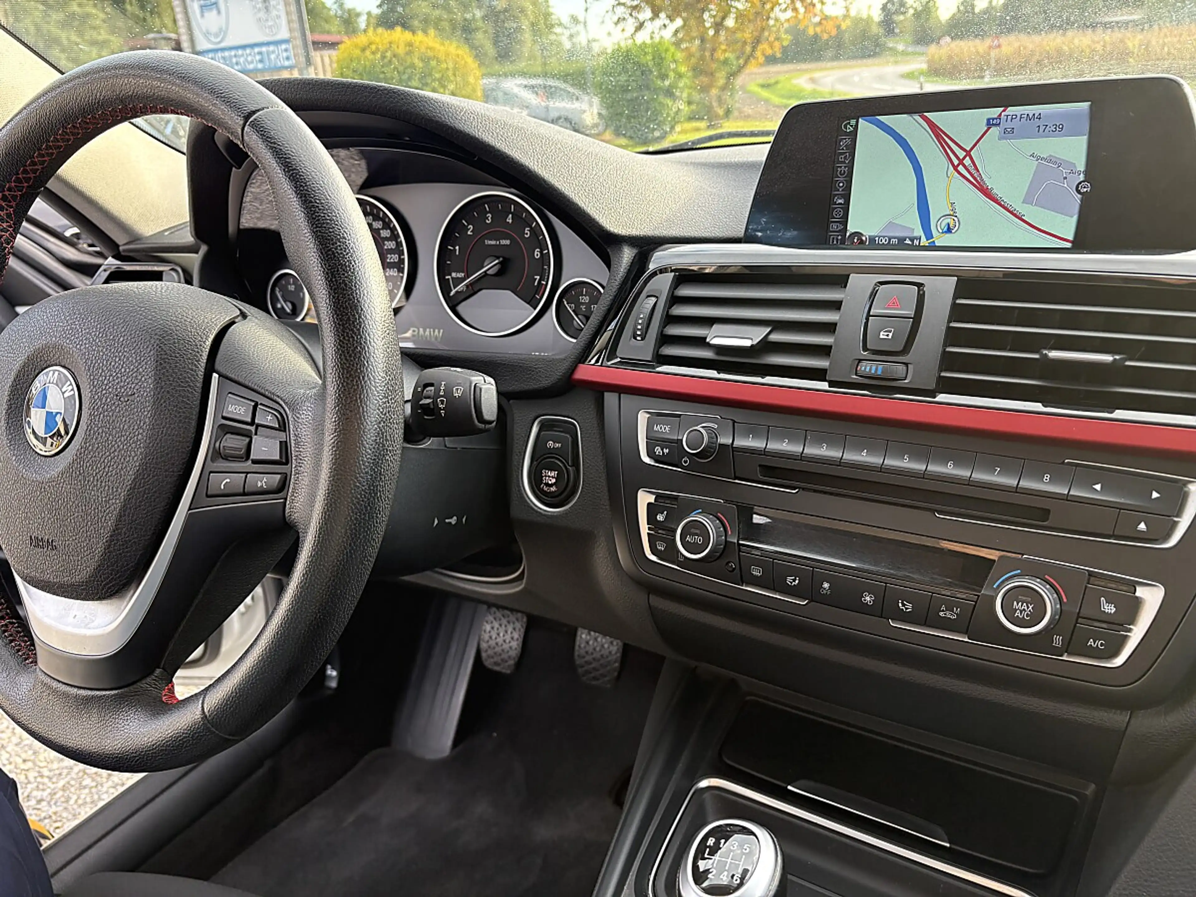 BMW 316 i Touring — photo 11
