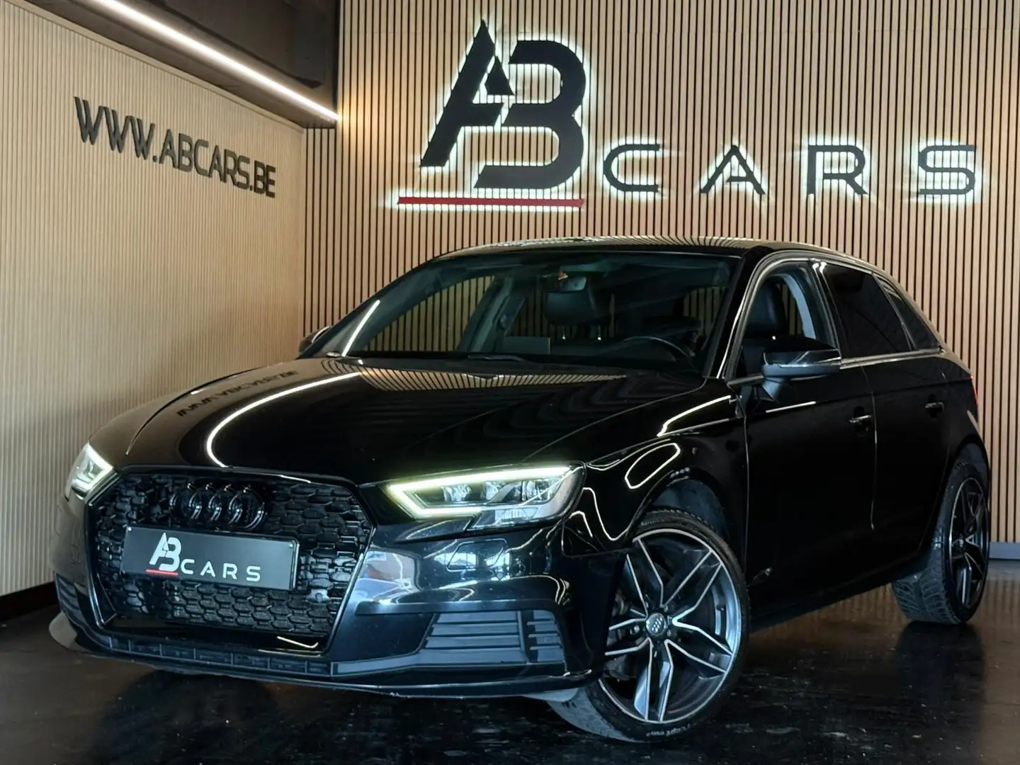 Audi A3 30 TDi  S tronic * COCKPIT LINE * GAR 12 MOIS * Zwart - 1