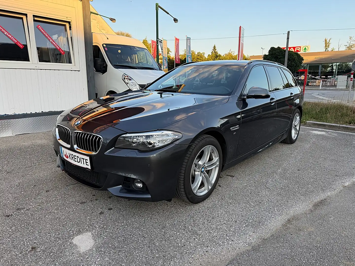 BMW 520 d xDrive Touring M-Paket Grau - 2