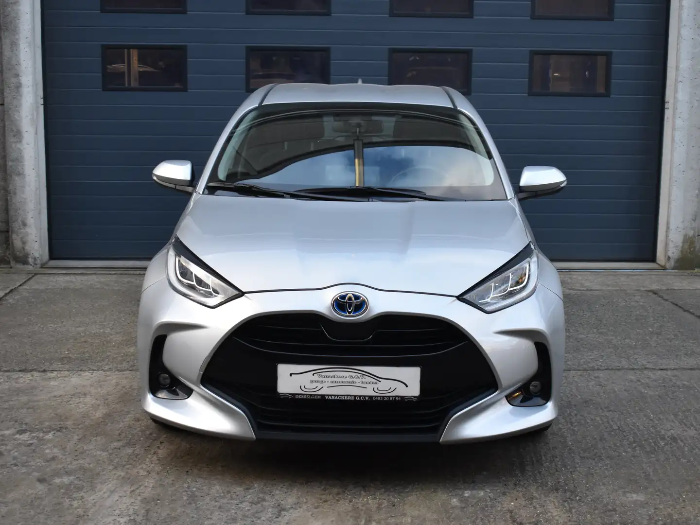Toyota Yaris 1.5i Dual VVT-iE Iconic Zilver - 2