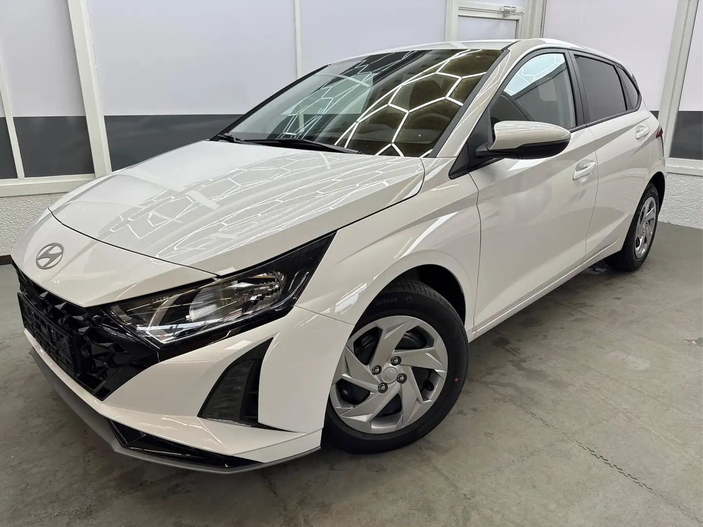 Hyundai i20 COMFORT FL NAVI Klimaautomatik SHZ 1.0 T-GDi 73... Bianco - 1