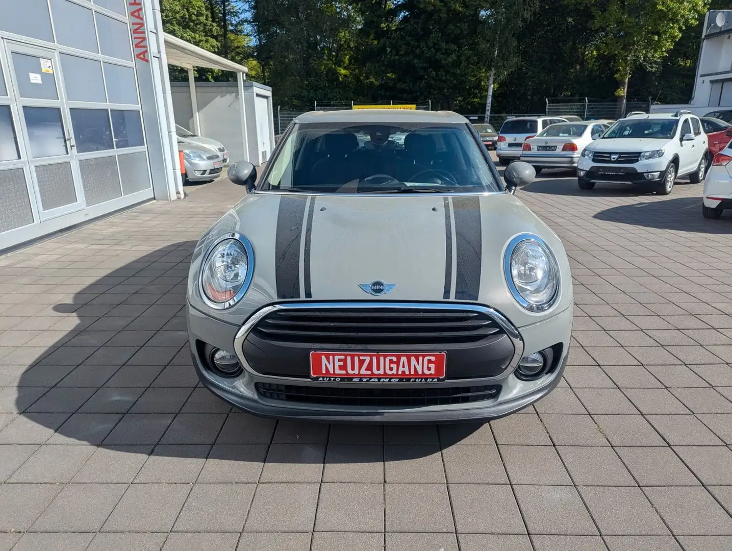 MINI One Clubman**1.HAND+KEYLESS+17"LMF+BT** Šedá - 2