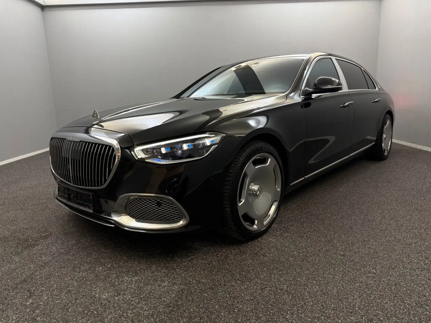 Mercedes-Benz S 580 Maybach S 580 4M*3xTV*BURM 4D*CHAUFFEUR*EXCLUSIV Чёрный - 1