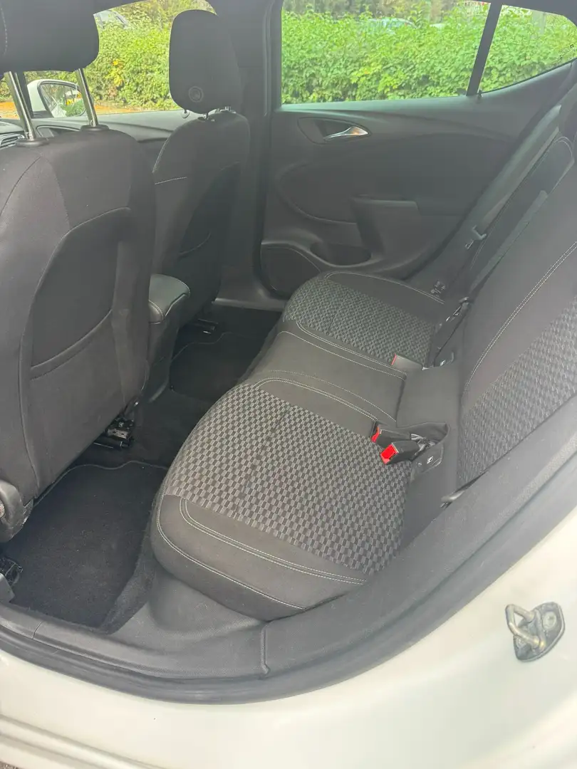 Opel Astra Dynamic Weiß - 2