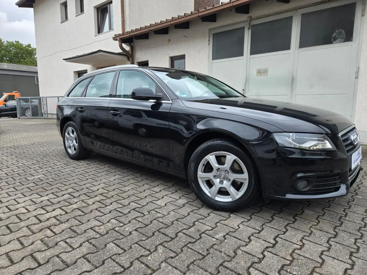 Audi A4 Avant Attraction*8Fach bereift * Nero - 1