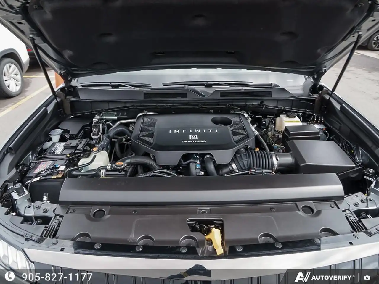Infiniti QX80 снимка Infiniti QX80