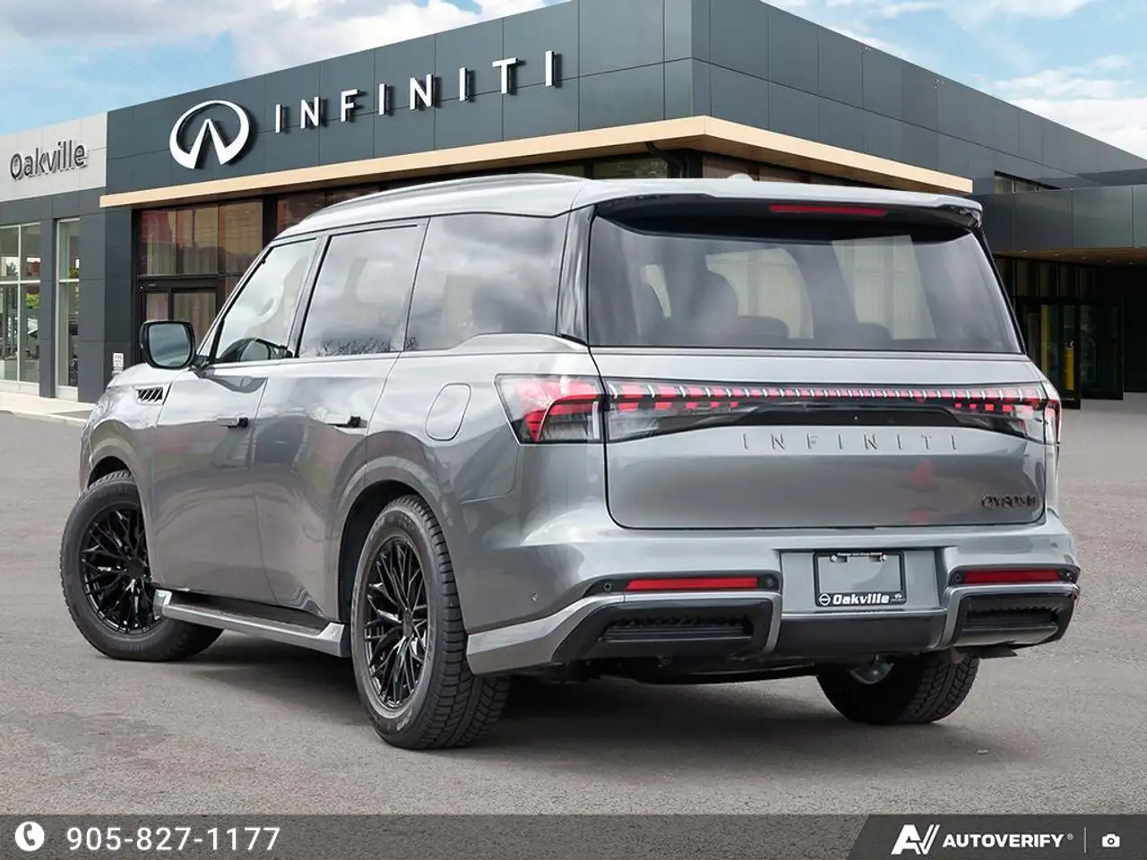 Infiniti QX80 снимка Infiniti QX80