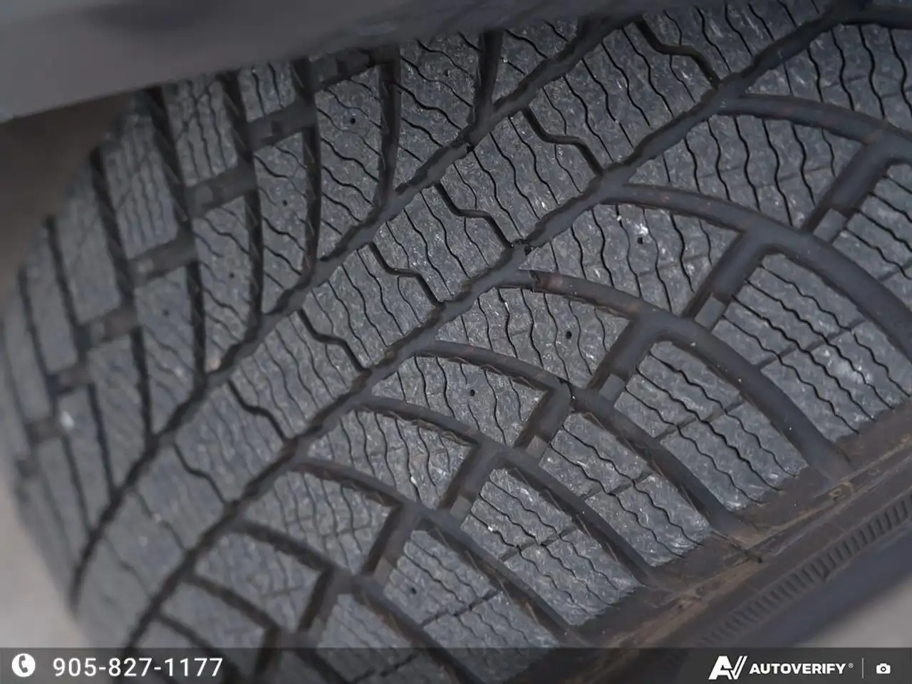 Infiniti QX80 снимка Infiniti QX80