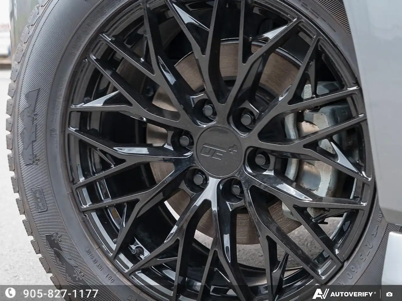 Infiniti QX80 снимка Infiniti QX80