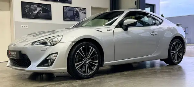 Toyota GT86 Automatic+Bi-Xenon+Keyless+Remus+17"