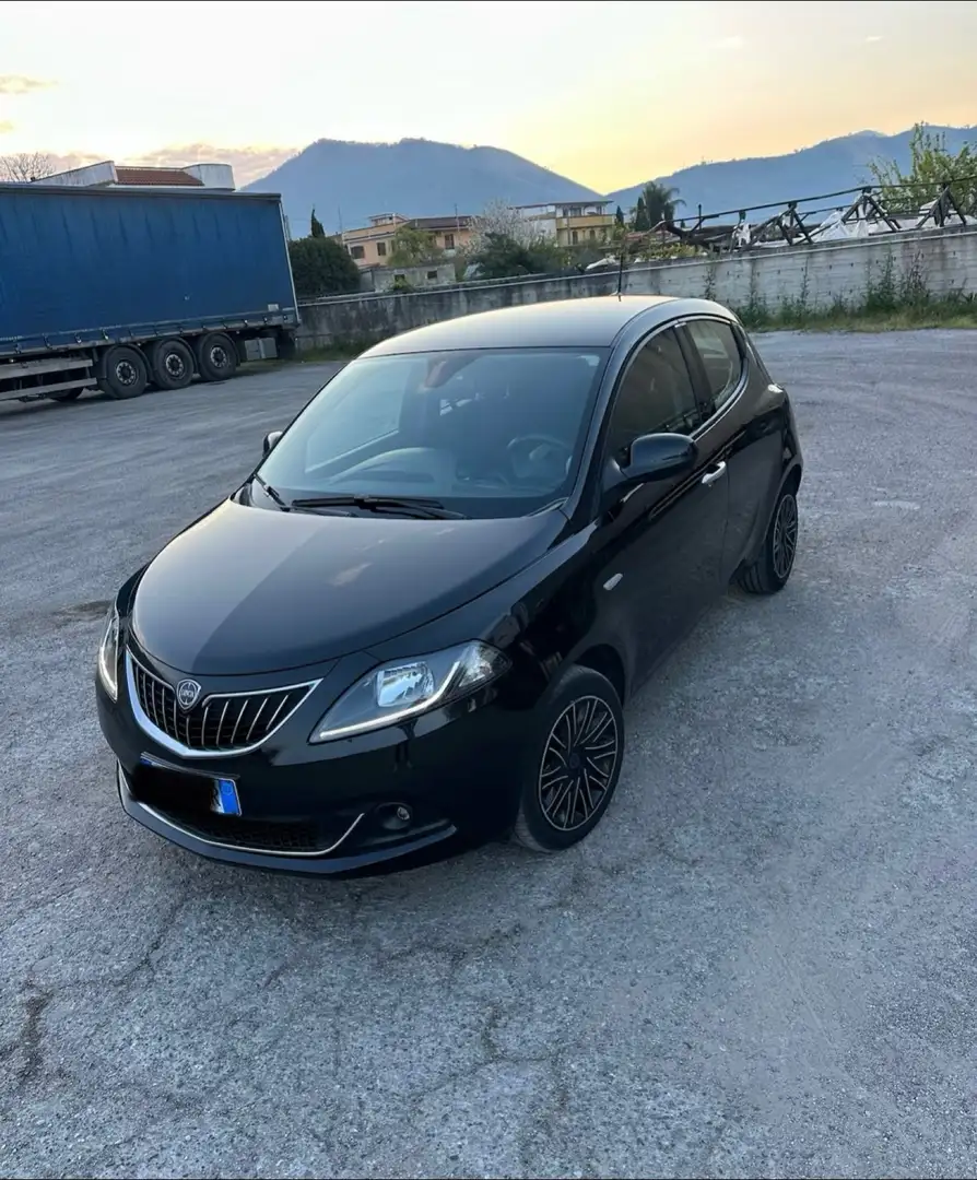 Lancia Ypsilon 1.0 firefly hybrid Gold Plus s&s 70cv 5p.ti - 1
